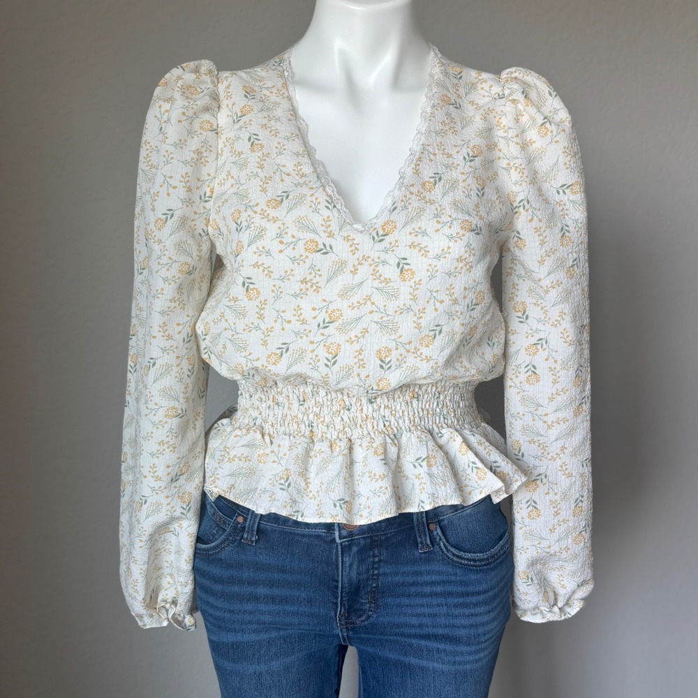 Homebody Boutique Floral Smocked Ruffled Hem Lace Trim V-Neck Blouse Size Med